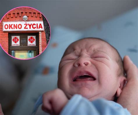 noworodek w kasku strażackim, kreatywna stylizacja