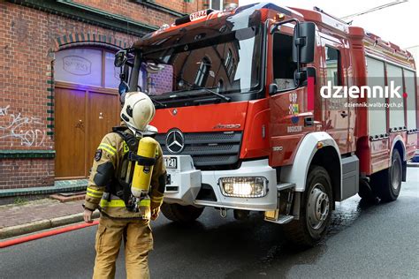 Zdjęcie: Strażacy OSP podczas szkolenia z nowego sprzętu
