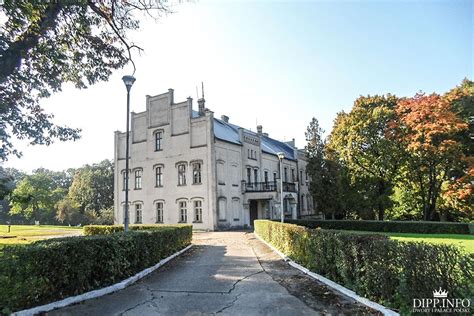 Zniszczony pałac w Główczycach po pożarze, widok z zewnątrz