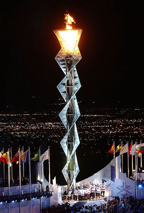 Znak graficzny CTIF / Płonący znicz olimpijski
