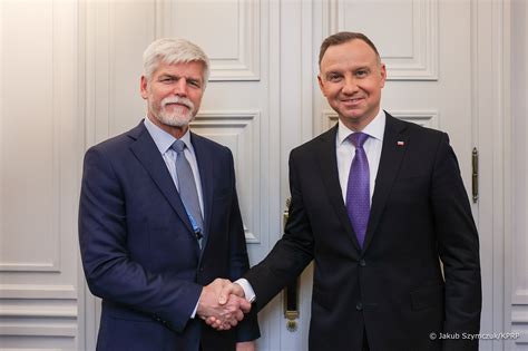 Zdjęcie przedstawiające spotkanie Łukasza Schöna z Prezydentem Chorzowa