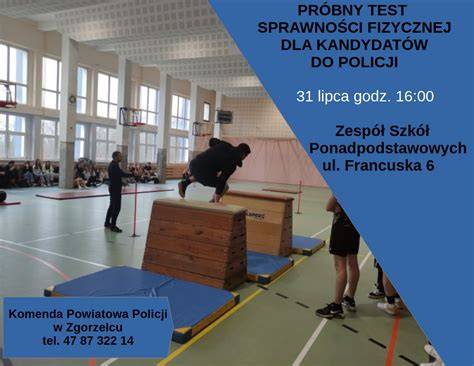 Tor przeszkód podczas testu sprawności fizycznej do Policji