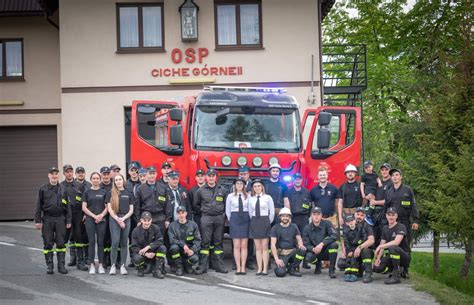 historyczna fotografia remizy OSP Czerwienne Górne lub wczesnego pojazdu pożarniczego