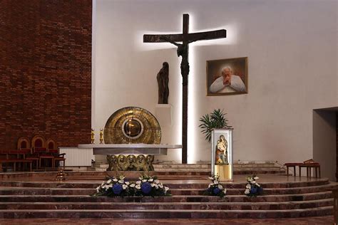 Widok na kościół pw. Matki Bożej Bolesnej w Jawiszowicach