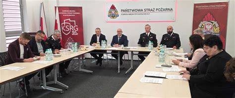 spotkanie podsumowujące działania straży pożarnej z udziałem władz samorządowych i przedstawicieli PSP