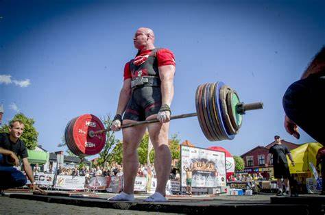 zdjęcie z zawodów sportowych strażaków typu Firefighter Strongman