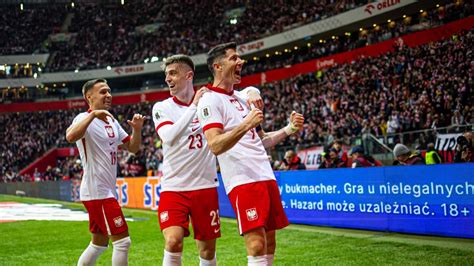 zdjęcie z turnieju piłki nożnej strażaków, drużyny w akcji