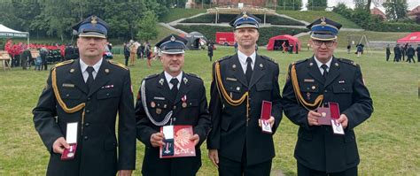 Zdjęcie strażaków OSP Ogrodzieniec podczas uroczystości Dnia Świętego Floriana