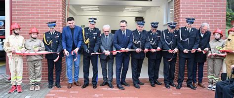 Uroczystość otwarcia rozbudowanej remizy OSP Małochwiej w 2008 roku
