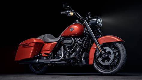 Harley-Davidson Road King na autostradzie, zdjęcie profilowe