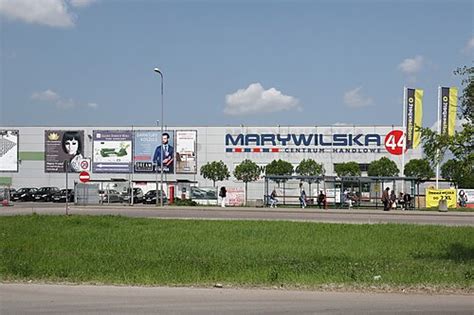 Centrum Handlowe Marywilska 44 przed pożarem
