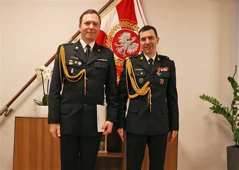Zdjęcie haftowanego emblematu OSP na mundurze