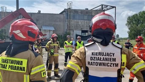 Wizualizacja akcji gaśniczej w Dąbczu lub strażacy w akcji