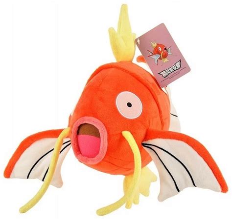zdjęcie porównujące oryginalną i podrobioną maskotkę Pokemon