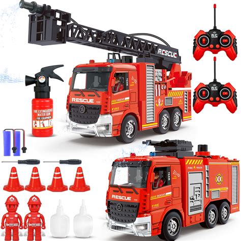 Infographic of RC fire truck features (dimensions, remote, water cannon, lights, sounds)