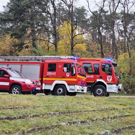 Strażacy OSP Ośno Lubuskie w pełnym umundurowaniu ochronnym