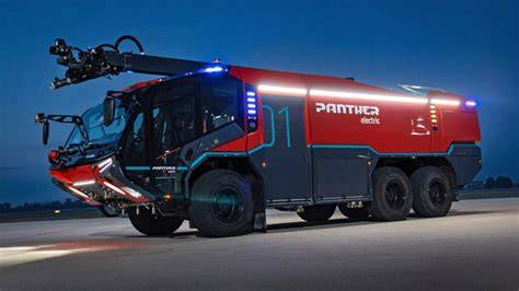 Zdjęcie elektrycznego wozu strażackiego lotniskowego Rosenbauer Panther 6x6