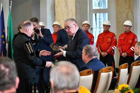Wręczenie odznaczeń państwowych dla członków OSP