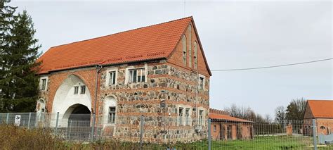 Zdjęcie historyczne lub współczesne zabudowań folwarcznych w Jaszkowej Górnej