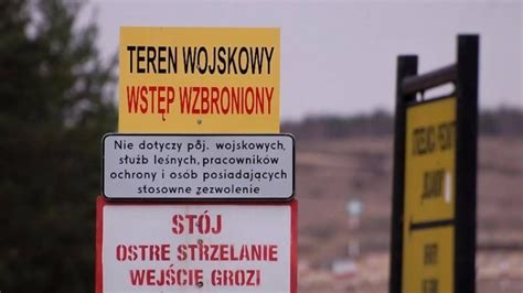 Zdjęcie historyczne przedstawiające strzelania artyleryjskie na poligonie w Nowej Dębie