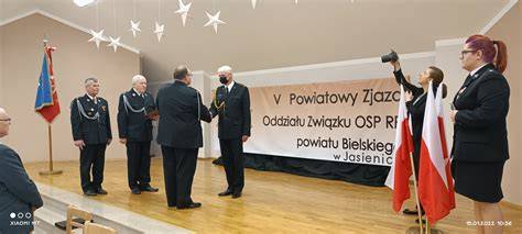 Zjazd Oddziału Wojewódzkiego ZOSP RP, scena wręczania odznaczeń lub przemawiający Henryk Kiepura