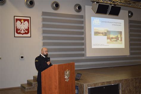 Fotografia przedstawiająca uczestników spotkania kronikarzy OSP w muzeum