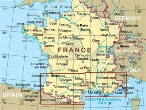 Mapa północnej Francji z zaznaczeniem lokalizacji portu w Calais oraz obszaru dawnego obozowiska „Dżungla”