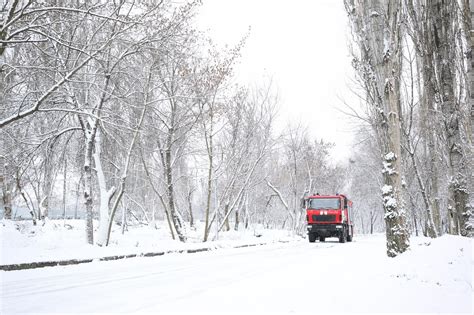 Thematic photo of a modern fire truck in a snowy, cold environment