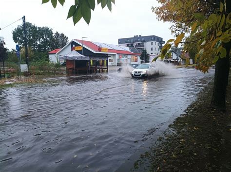 Zalane tereny po intensywnych opadach deszczu