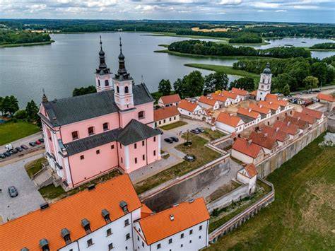 Widok ogólny na zespół klasztorny w Sulejowie z lotu ptaka