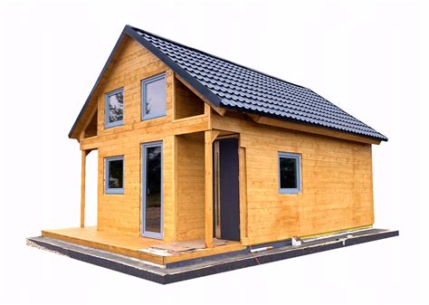 drewniany domek po pożarze na ogródkach działkowych