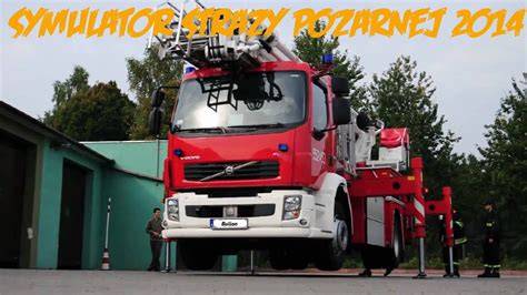 Zrzut ekranu z gry mobilnej FES: Symulator Wóz Strażacki przedstawiający wóz strażacki pędzący przez miasto