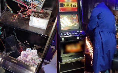 Zdjęcie automatów do gier hazardowych zabezpieczonych przez służby