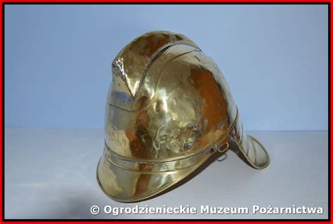 historyczne hełmy strażackie, w tym hełm Jacobusa Turcka i Henry’ego T. Gratacapa