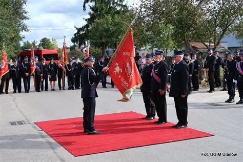 Group photo of invited guests and OSP Ulanów representatives during the ceremony