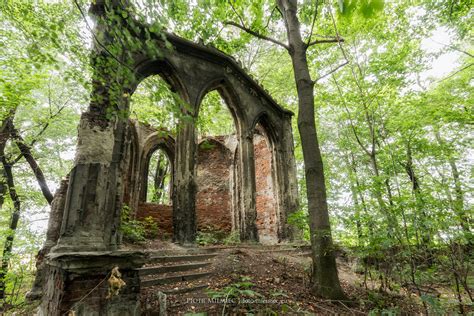 Ruiny kaplicy dawnego Sanatorium Marchlewskiego po pożarze