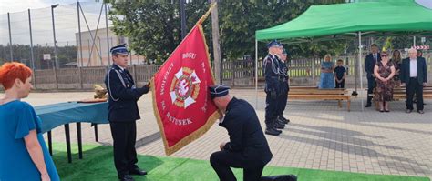 Ceremonia wręczenia nowego sztandaru jednostce Ochotniczej Straży Pożarnej w Rębowie