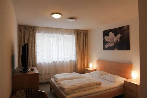 zdjęcie przedstawiające budynek hotelu Lune Huler po pożarze