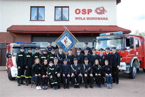 Dzieci zwiedzające remizę OSP Wola Starogrodzka