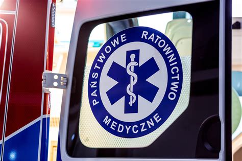 Zdjęcie symbolizujące ratownictwo medyczne i walkę o życie w szpitalu