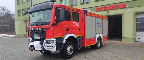 Nowy ciężki samochód ratowniczo-gaśniczy MAN przekazywany dla OSP w Janowie