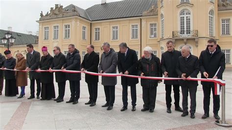 Uroczyste przecięcie wstęgi podczas przyjęcia nowego wozu bojowego Mercedes Benz Atego 1630 AF w OSP Kuźnia Raciborska