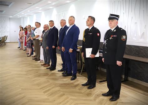 Władze samorządowe i zaproszeni goście na uroczystości OSP