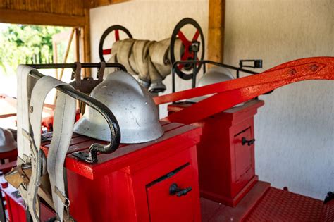 zabytkowa sikawka konna strażacka