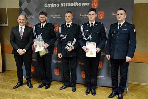 Zgromadzenie druhów OSP Kłanino podczas oficjalnego zebrania