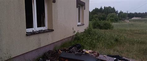 zdjęcie poglądowe uszkodzonego po pożarze pokoju mieszkalnego