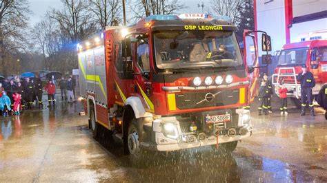 Uroczyste przekazanie Volvo FL 320 4x4 dla OSP Leoncin