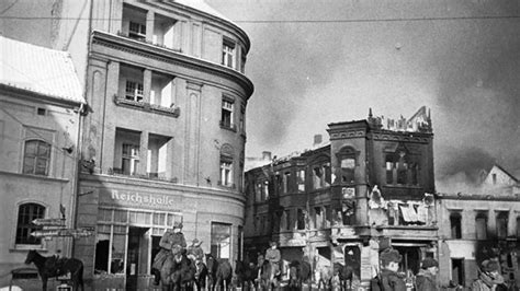Archiwalne zdjęcie sprzętu strażackiego z 1945 roku