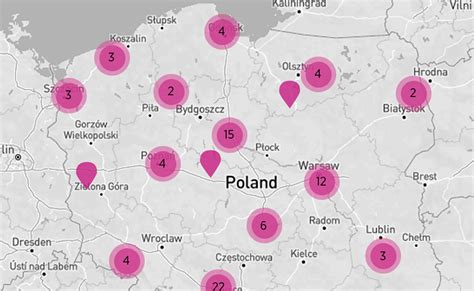 Mapa Polski z zaznaczonymi punktami Państwowej Straży Pożarnej oraz Ochotniczej Straży Pożarnej.