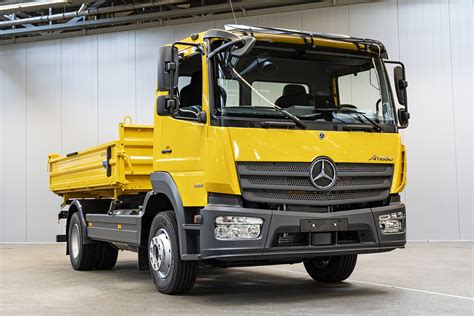 Zdjęcie specjalistycznego samochodu ratowniczo-gaśniczego Mercedes Benz Atego